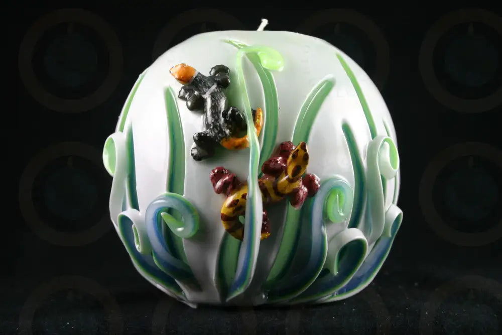 Geckos in the Grass Candle
